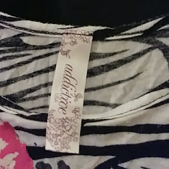 Addictive Top - Picture 5 of 6